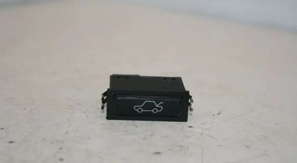 BMW 5 E39 Tailgate/trunk/boot open switch 8365579