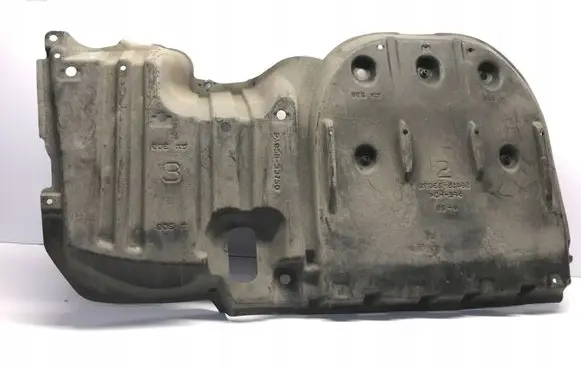 Toyota Camry VIII XV70 Center/middle under tray cover 5841533070