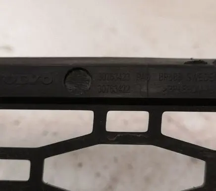 Volvo XC60 Front bumper lower grill 30763423 30763422