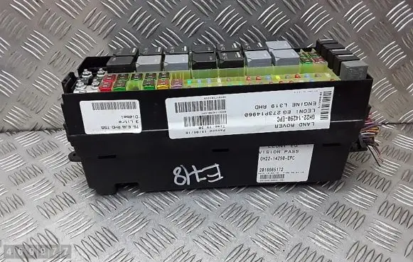 Land Rover Discovery 4 - LR4 Fuse module gh2214290epc