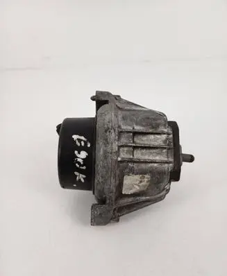 BMW 3 E90 E91 Engine mount bracket 13981112