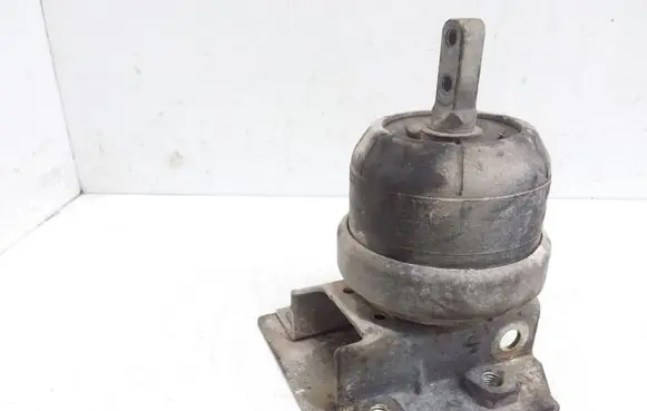 Ford Galaxy Engine mount bracket 7M0199131AF 95VW6B032SA