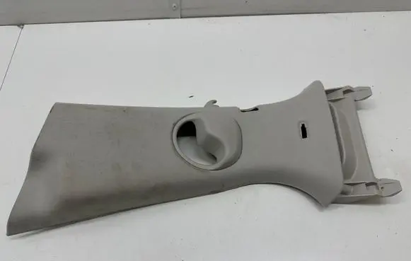Land Rover Discovery 5 (B) pillar trim (top) HY3224397A