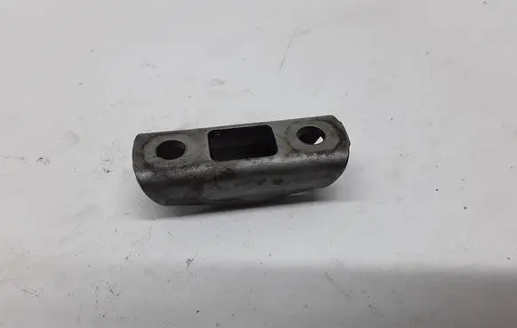 Jeep Cherokee Fuel Injector clamp holder