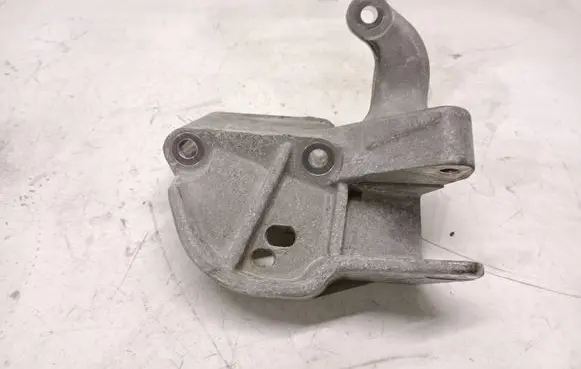 Volvo V40 Cross country Engine mounting bracket 31359638 31480515