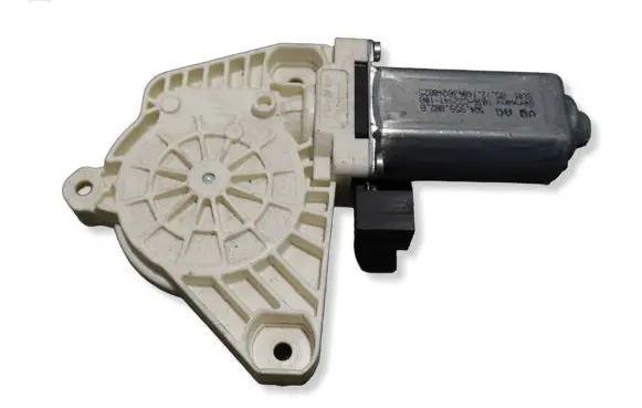 Volkswagen PASSAT B8 Front door window regulator motor 5Q4959802B