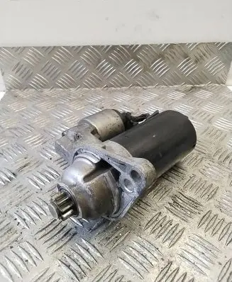 Volkswagen Golf V Starter motor 0001123012