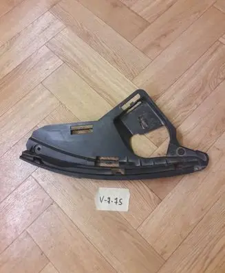 Volvo XC60 Headlight/headlamp mounting bracket
