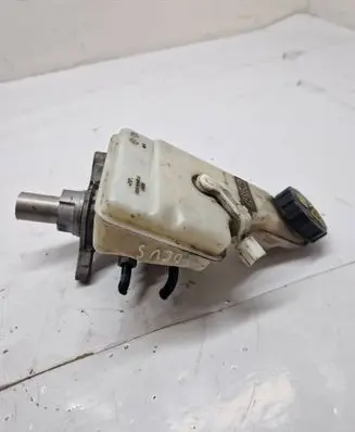 Ford Focus Master brake cylinder BV612C246A