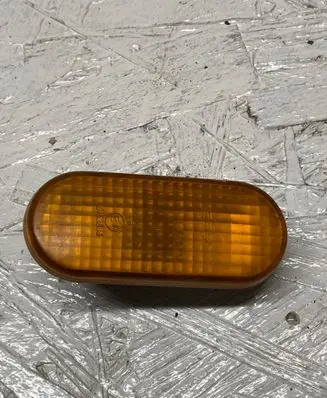 Volkswagen Golf III Front fender indicator light 3A0949117A