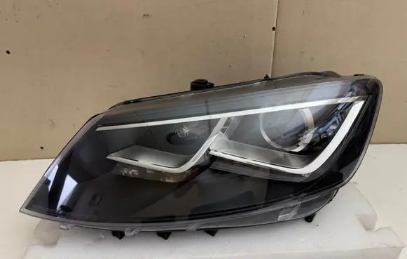 Seat Alhambra (Mk2) Headlight/headlamp 7N5941751