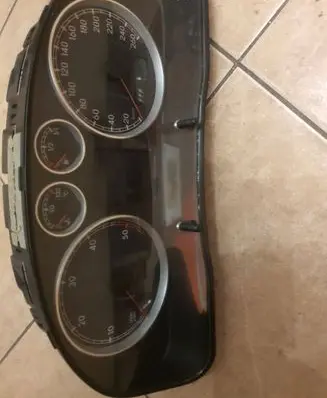 Speedometer (instrument cluster)