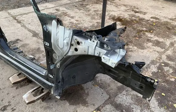 Cupra Born Front quarter panel 
