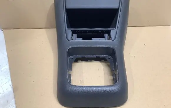 Volkswagen Tiguan Center console 5N1863476A