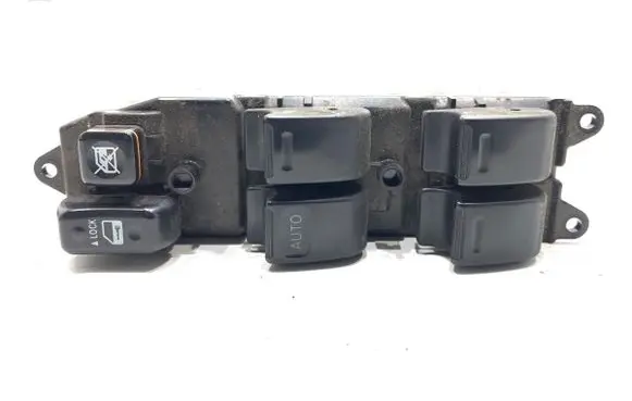 Toyota Prius (XW20) Electric window control switch 84820-47050