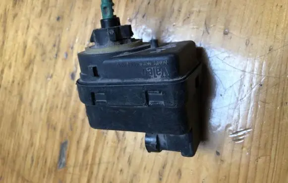 Renault Scenic I Headlight level adjustment motor 