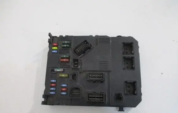 Citroen Xsara Picasso Central body control module 9653667880