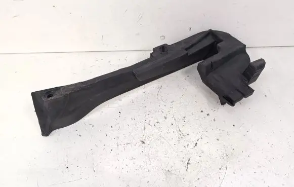 Porsche Macan (95B) Other engine bay part 95B823732A