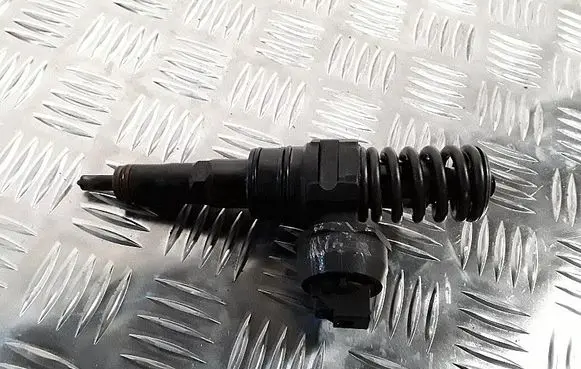 Fuel injector