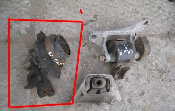 Honda CR-V Engine mount bracket 50821S9A023