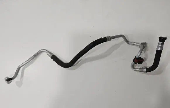 Coolant pipe/hose
