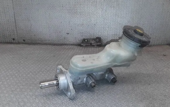 Honda FR-V Master brake cylinder