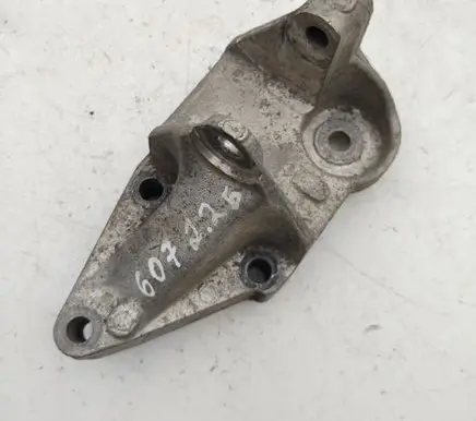 Peugeot 607 Engine mounting bracket 9631568980
