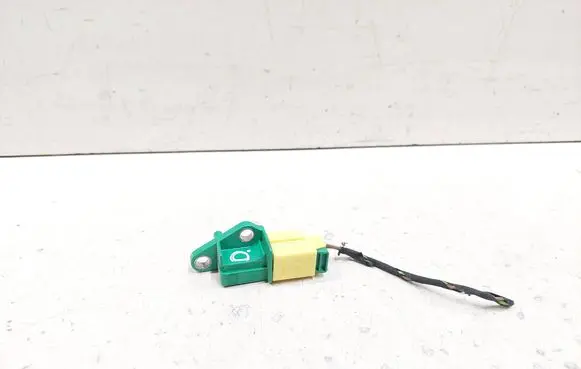 Volkswagen Golf VI Airbag deployment crash/impact sensor 1K0909606D 5WK43273 8K0973323S