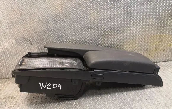 Mercedes-Benz C W204 Armrest 2046801339