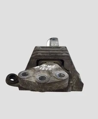 Opel Insignia A Engine mount bracket 13227717 2107721