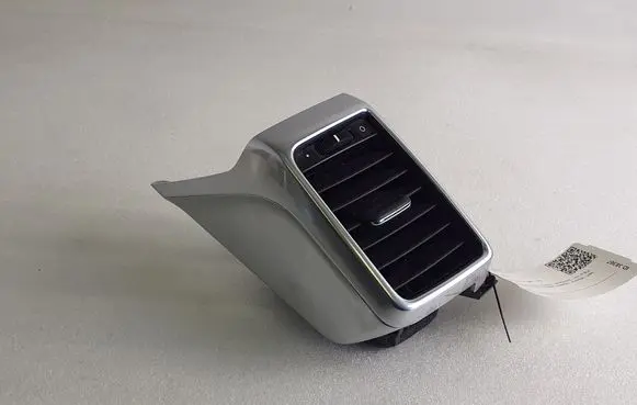 Porsche Panamera (970) Rear air vent grill 970553171