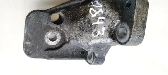 Volvo S60 Engine mounting bracket 8634123