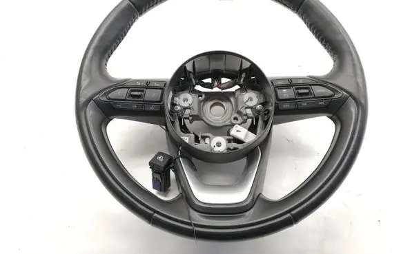 Toyota Yaris XP210 Steering wheel 6436038