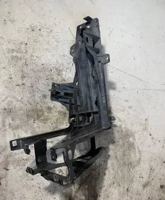BMW 5 GT F07 Headlight/headlamp mounting bracket 7200778