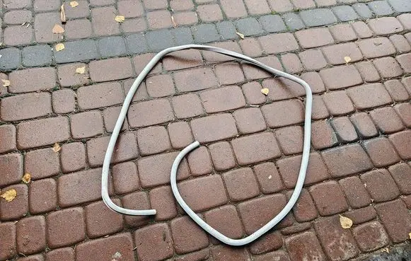 Opel Adam Front door glass trim molding OPELCZESCI.com-E52