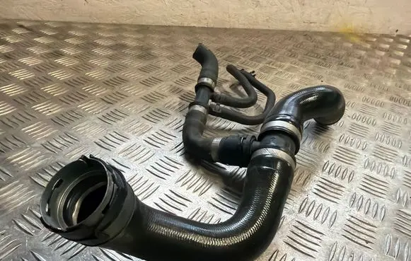 Mercedes-Benz GLE W167 Engine coolant pipe/hose