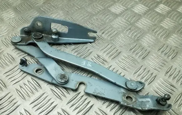 Audi A4 S4 B6 8E 8H Tailgate/trunk/boot hinge 8E5827302C