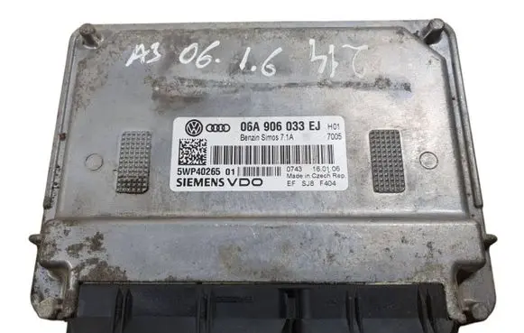 Audi A3 S3 8P Engine control unit/module 06A906033EJ 5WP4026501