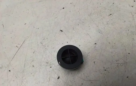 Front door high frequency speaker