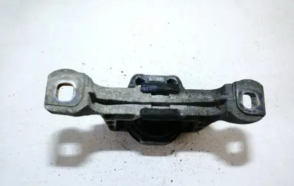 Ford Focus Engine mount bracket 307395h
