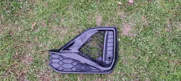 Audi Q2 - Front bumper lower grill 81A807681Q