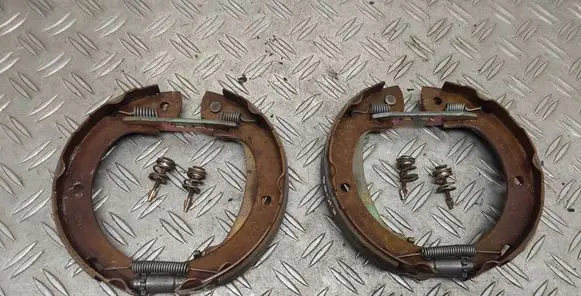 Toyota Corolla Verso E121 Handbrake/parking brake pads 