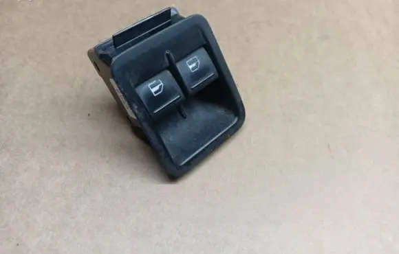 Volkswagen Caddy Electric window control switch 2K5867255