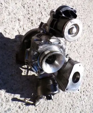BMW 5 G30 G31 Turbo 8587539