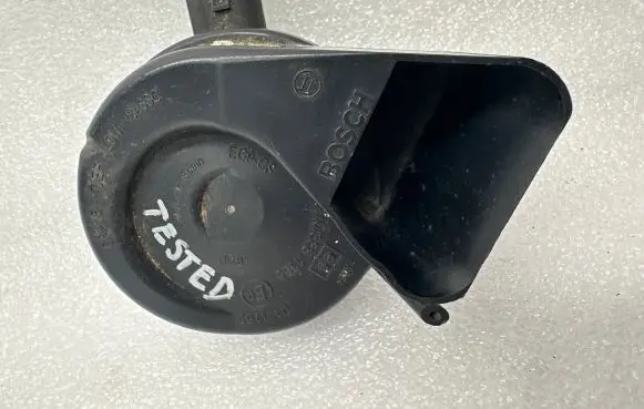 Audi A6 S6 C6 4F Horn signal 4F0951221