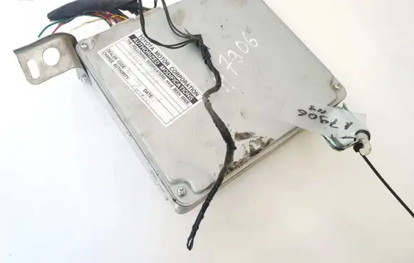 Toyota Corolla Verso AR10 Engine control unit/module 896610f100 89661-0f100