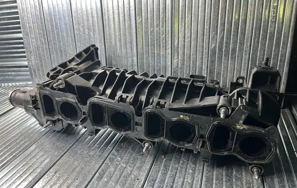 BMW 3 E92 E93 Intake manifold 7807991 8506406 11617807991