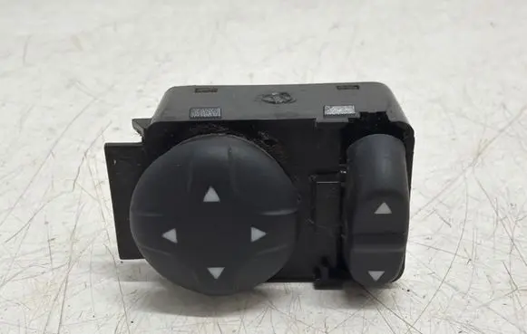 Ford Ka Wing mirror switch A223 M2063