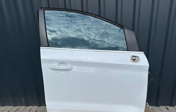 Ford Kuga I Front door 