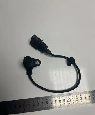 Audi Q7 4L Crankshaft position sensor 0261210